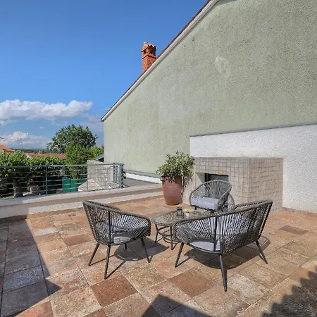 Mit Privatpool Fuer 6 Personen Ca 300 Qm In Pula, Istrien Istrische Riviera