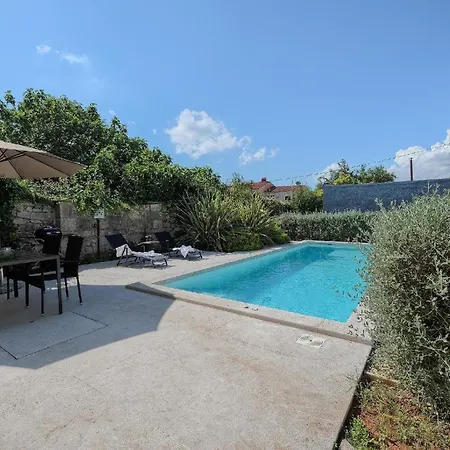 Сasa de vacaciones Mit Privatpool Fuer 6 Personen Ca 300 Qm In Pula, Istrien Istrische Riviera