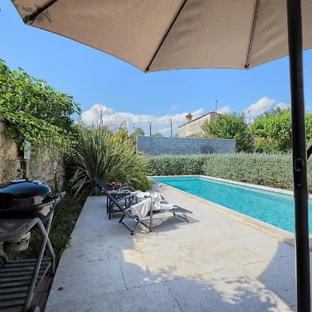 Mit Privatpool Fuer 6 Personen Ca 300 Qm In Pula, Istrien Istrische Riviera *